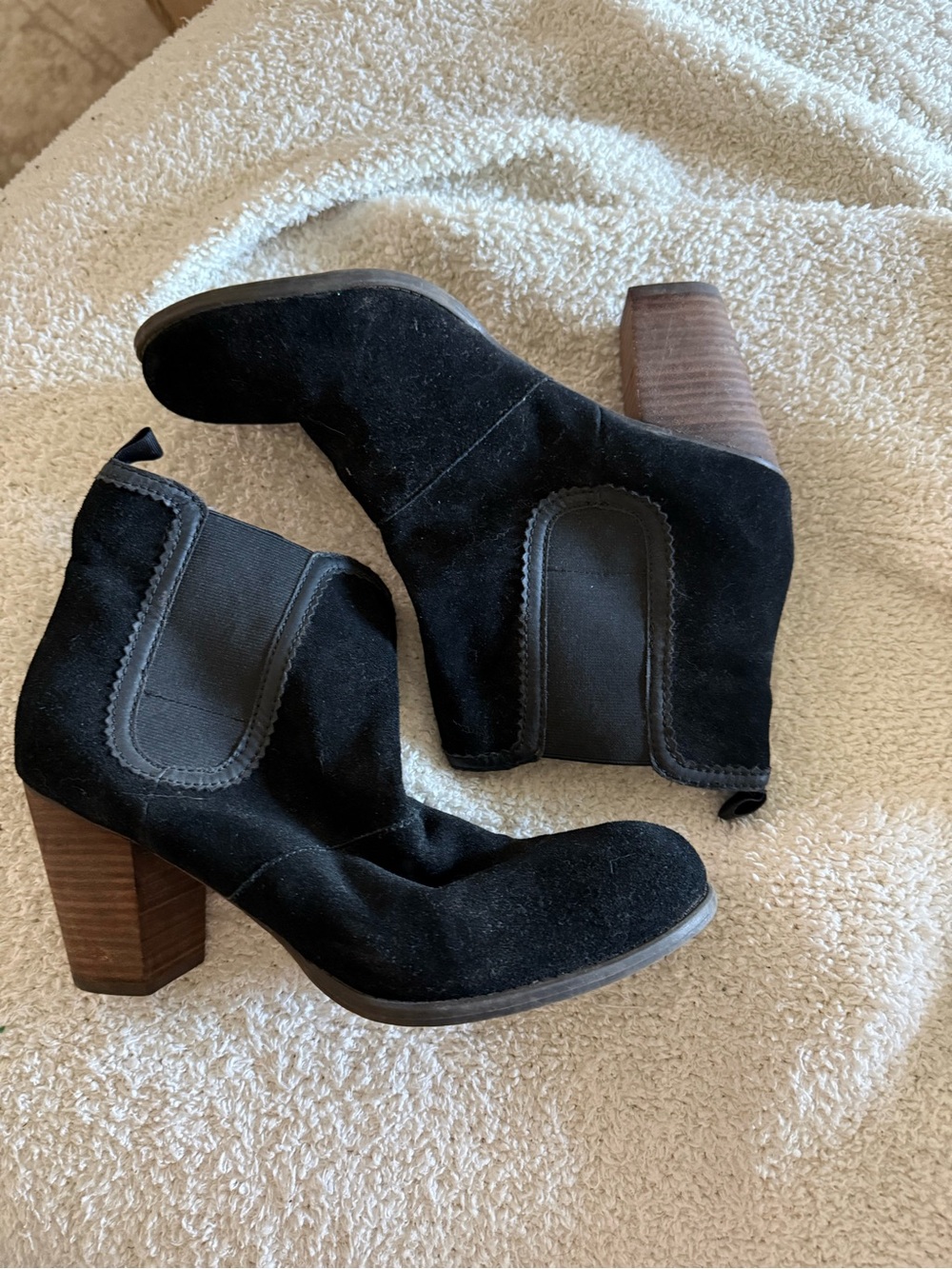 Women's Black Suede Block Heel Ankle Boots AMERICAN EAGLE - Picture 2 of 4
